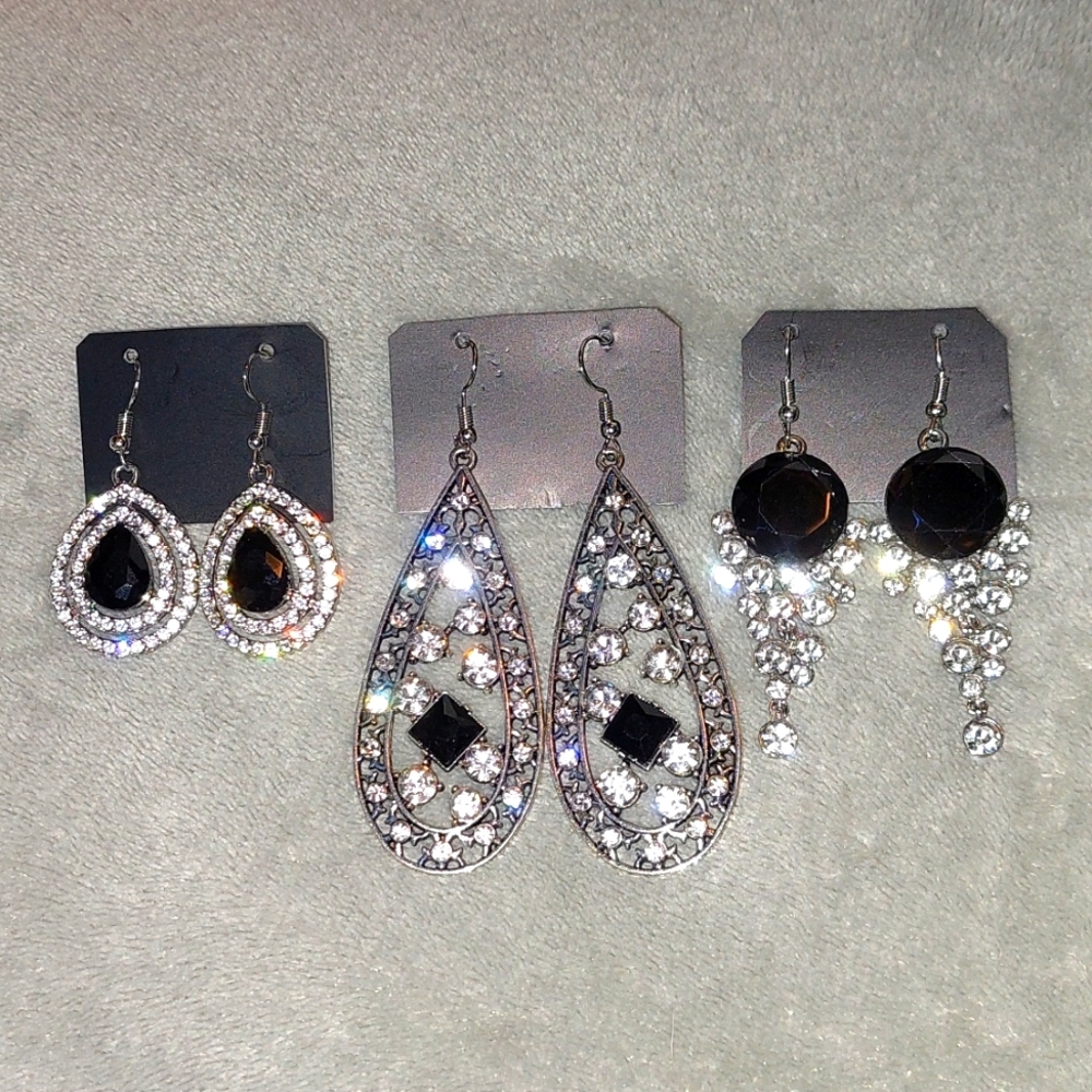 Black and White Rhinestones Earrings Set